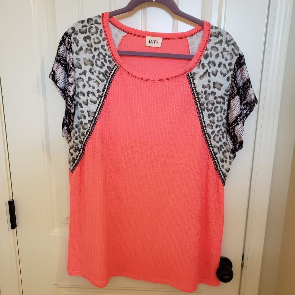 BIBI Coral Top with Animal print Sleeves XL